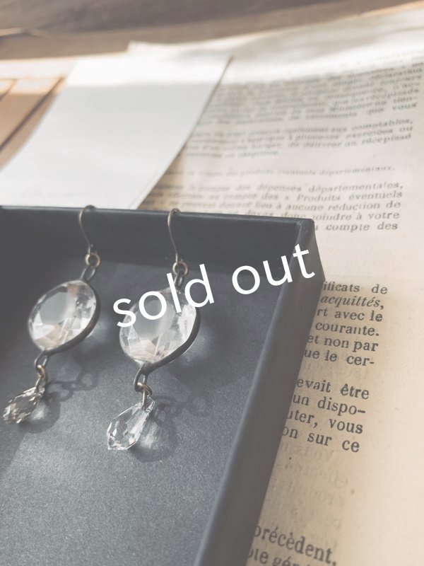 画像4: caco grass works/ヴィンテージガラスボタンのピアス・A (4)