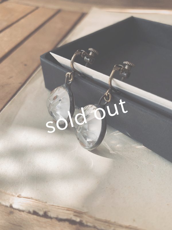 画像5: caco grass works/ヴィンテージガラスボタンのイヤリング・B (5)