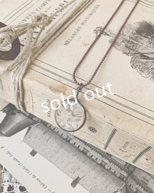 画像6: caco grass works/ヴィンテージガラスボタンのペンダント・花 (6)