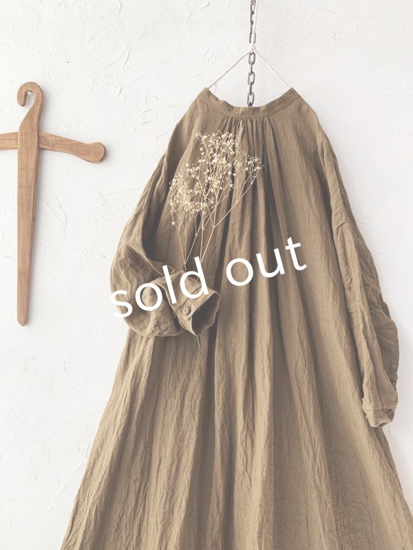 画像7: MARCHE' DE SOEUR／バッククロスギャザーワンピース・ブラウンカーキ (7)