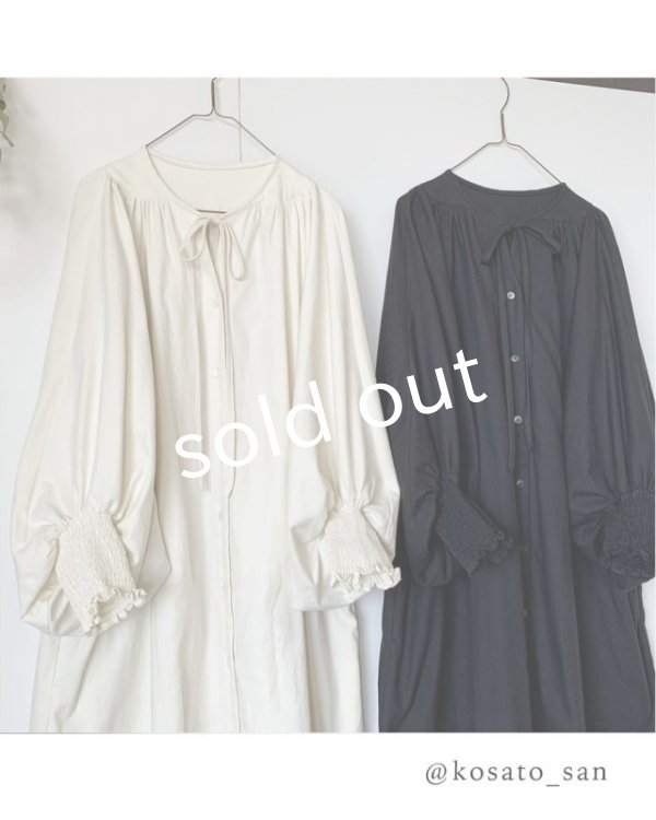 画像4: kosatofuku／バルーンスリーブのギャザーワンピース (4)