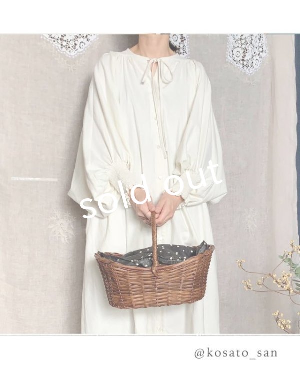 画像7: kosatofuku／バルーンスリーブのギャザーワンピース (7)