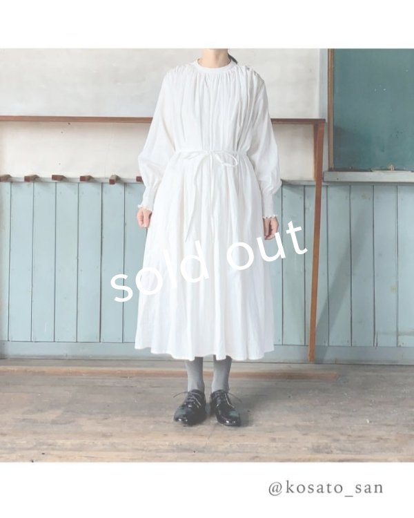 画像4: kosatofuku／シャーリングギャザーのドレス (4)