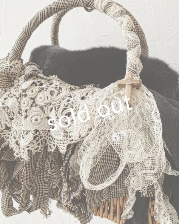 画像4: pollenbienco/アンティークレースと黒ファーカバーかごバッグ (4)