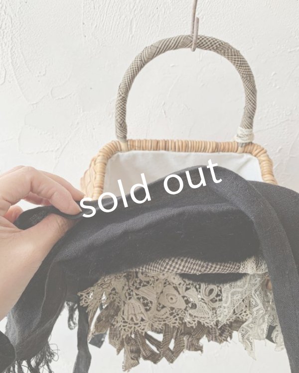 画像8: pollenbienco/アンティークレースと黒ファーカバーかごバッグ (8)