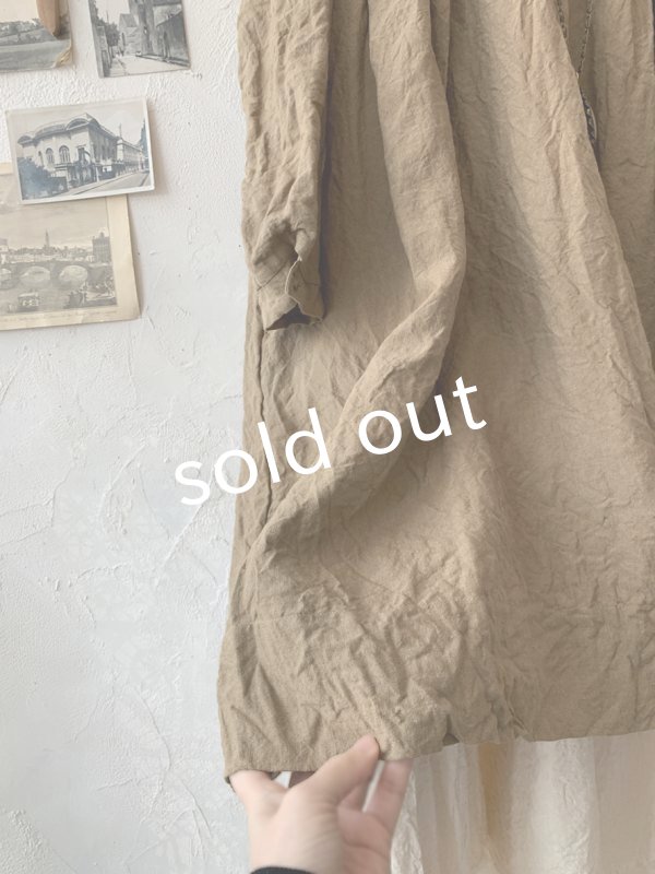 画像4: MARCHE' DE SOEUR／フリル襟のチュニック・ブラウンカーキ (4)