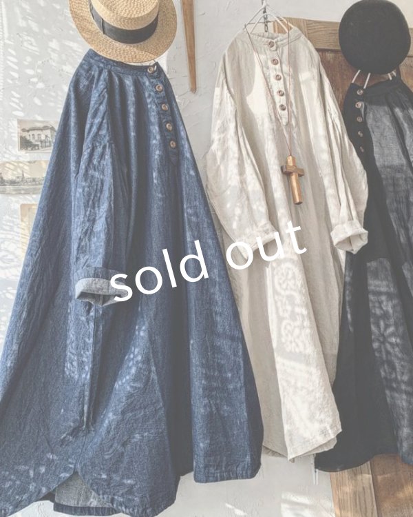 画像2: Avenue／スタンドカラーＡラインワンピース (2)