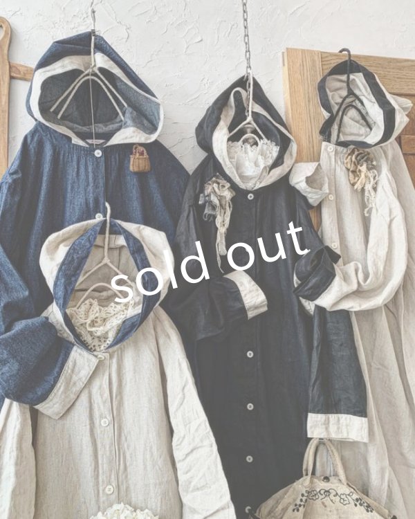 画像2: Avenue/フード付き前開きボタンギャザーワンピース (2)