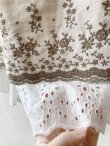 画像3: MARCHE' DE SOEUR／二枚仕立ての花刺繍スカートパンツ (3)
