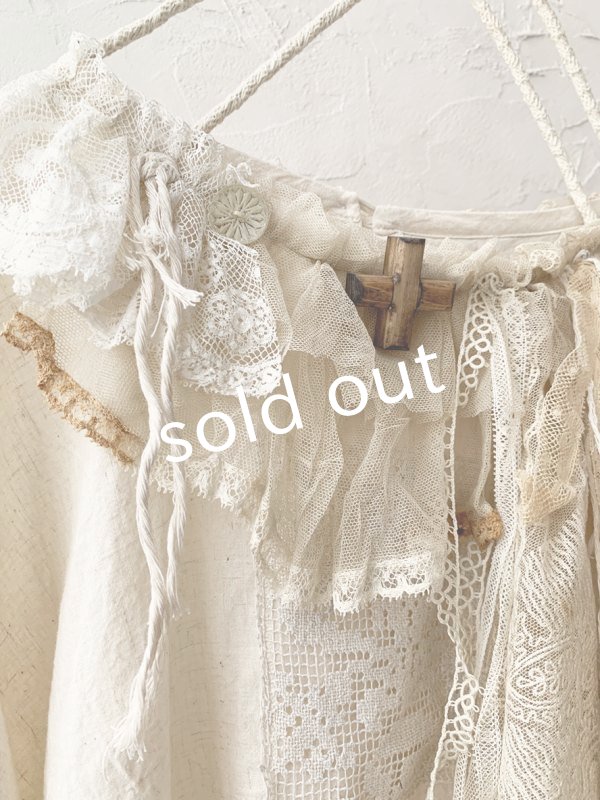 画像3: pollenbienco/アンティークレースと十字架のギャザーブラウス ・B (3)