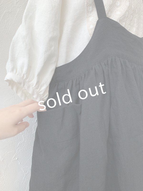 画像6: kosatofuku／ギャザーエプロンワンピース・ブラック (6)