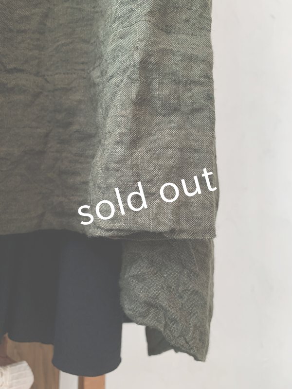 画像4: MARCHE' DE SOEUR／ボートネックギャザーワンピース・カーキ (4)