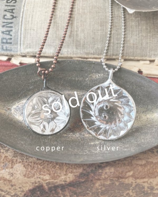 画像2: caco grass works／ヴィンテージガラスボタンのペンダント (2)