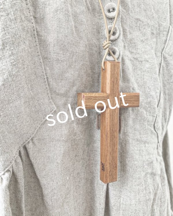 画像2: MARCHE' DE SOEUR／木の十字架ネックレス・brown9.5 (2)