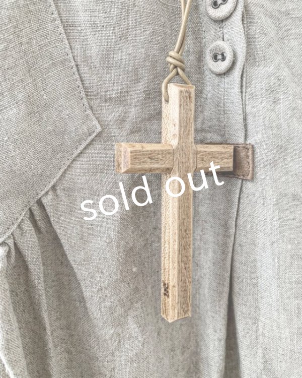 画像2: MARCHE' DE SOEUR／木の十字架ネックレス・natural8.5 (2)