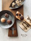 画像1: ecru-ke／木彫りのクッキーブローチ (1)