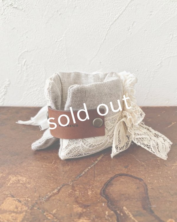 画像5: pollenbienco／アンティークレースと本革のクッションブレスレット・C (5)