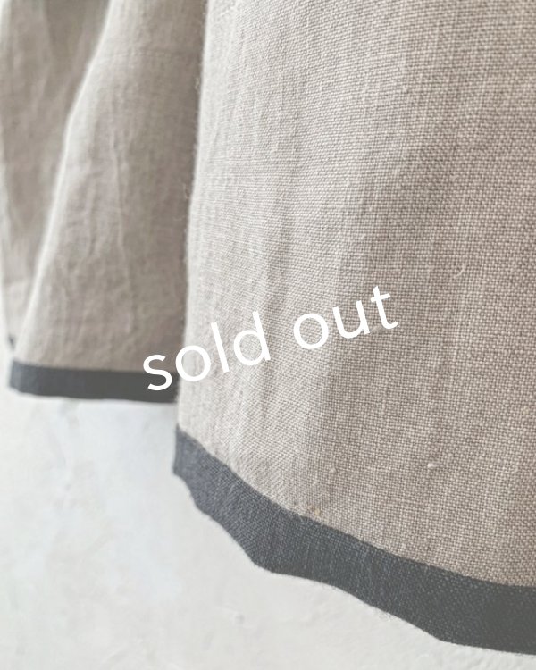 画像6: kosatofuku／リネンのスモックギャザーブラウス・ブラック (6)