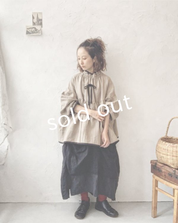 画像8: kosatofuku／リネンのスモックギャザーブラウス・ベージュ (8)