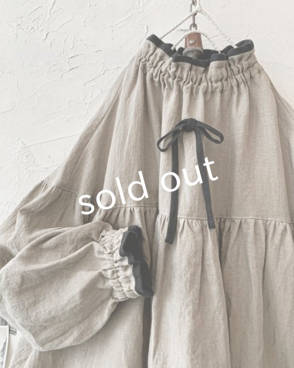 画像2: kosatofuku／リネンのスモックギャザーブラウス・ベージュ (2)