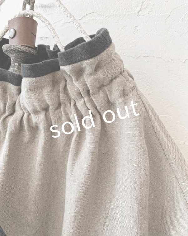 画像5: kosatofuku／リネンのスモックギャザーブラウス・ベージュ (5)