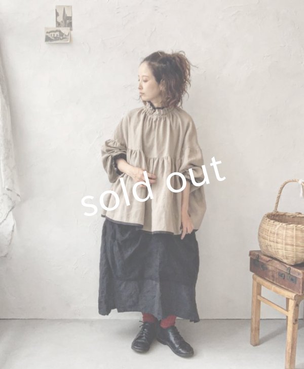画像9: kosatofuku／リネンのスモックギャザーブラウス・ベージュ (9)