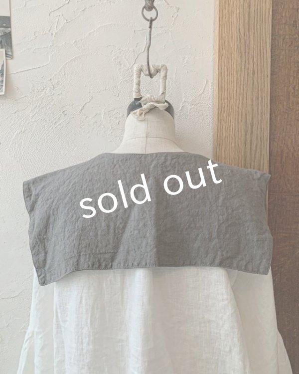 画像3: mifumi/当店限定 クロスステッチ刺繍の付け襟(スケキヨブローチ付)・グレー (3)