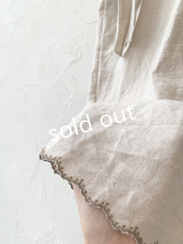 画像3: mifumi/マリアのエプロンパンツ・カーキ刺繍 (3)