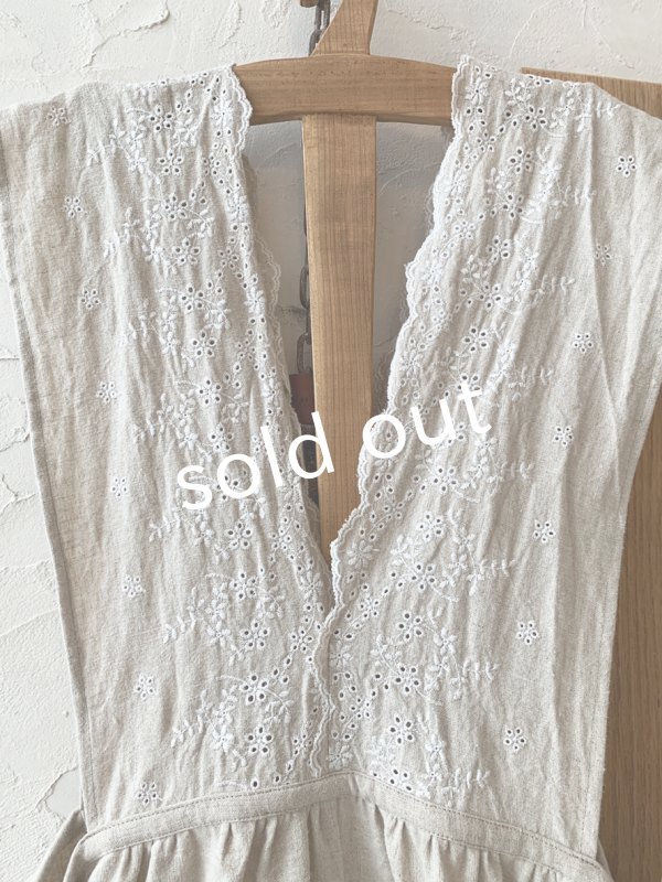 画像2: mifumi/マリアのエプロンパンツ・オフ刺繍 (2)