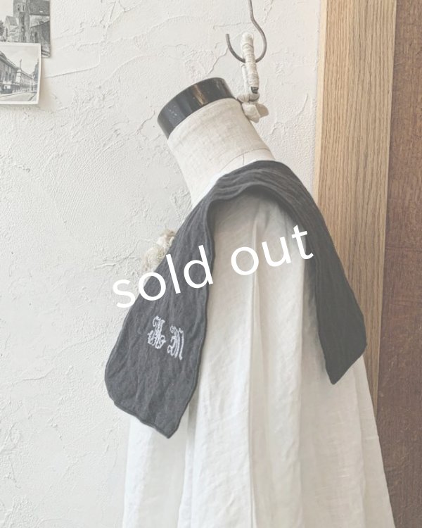 画像2: mifumi／当店限定 クロスステッチ刺繍の付け襟（スケキヨブローチ付）・黒 (2)