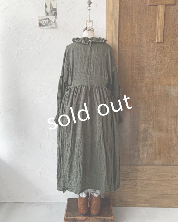 画像8: MARCHE' DE SOEUR／ラッフルウエストリボンワンピース・カーキ (8)