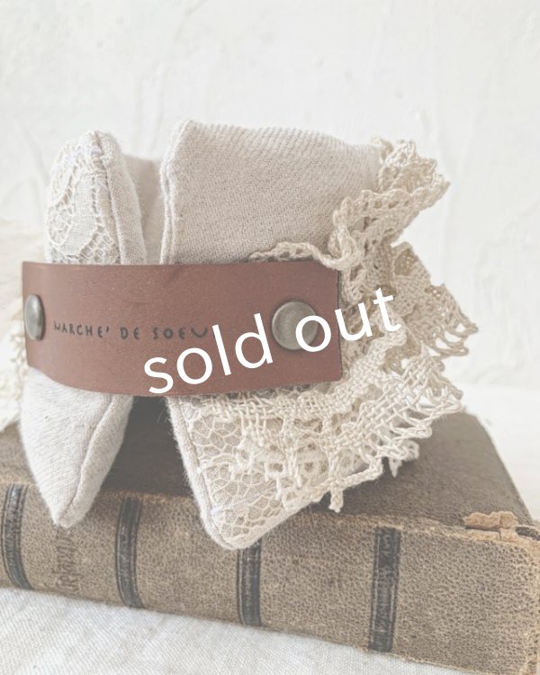 画像8: pollenbienco／アンティークレースのクッションブレスレット・B (8)