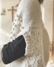 画像10: nepal hand knit/ニットポンチョ・ブラック【フランスアンティーク・エパングル付】 (10)