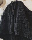 画像3: nepal hand knit/ニットポンチョ・ブラック【フランスアンティーク・エパングル付】 (3)