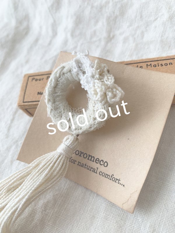 画像4: toromeco／草木染め tiny wreath & tassel brooch・smoky yellow (4)