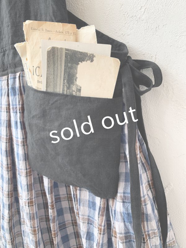 画像4: MARCHE' DE SOEUR／エプロンワンピース・黒×ブルーチェック (4)