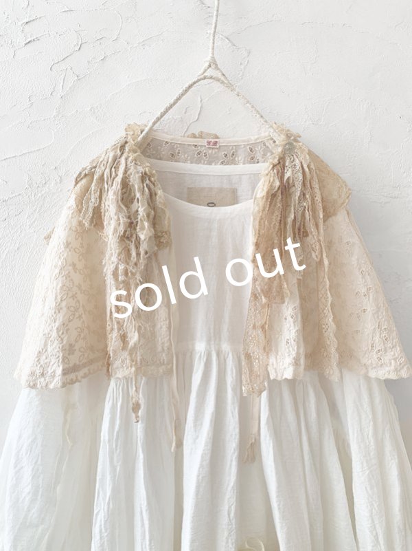 画像2: pollenbienco／ケープ付きアンティークレースプルオーバー (2)