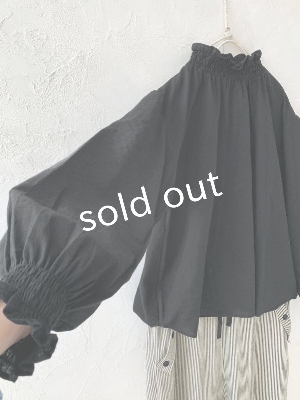 画像7: nous rendent heureux／シャーリングブラウス・黒 (7)