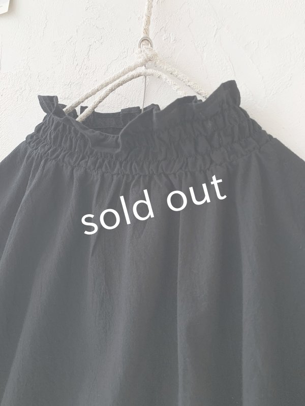 画像3: nous rendent heureux／シャーリングブラウス・黒 (3)