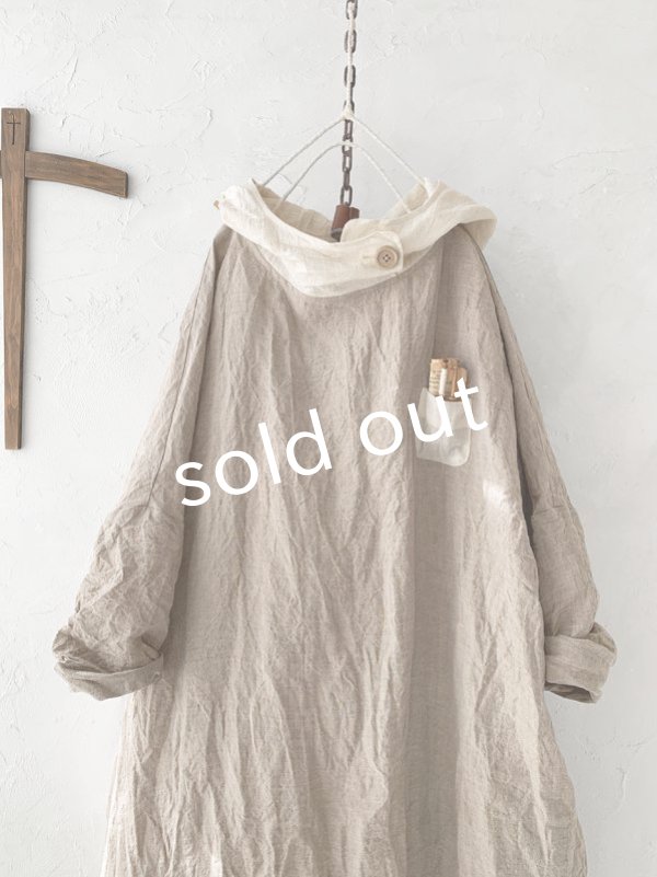 画像2: MARCHE' DE SOEUR／フードワンピース・生成り×オフ (2)