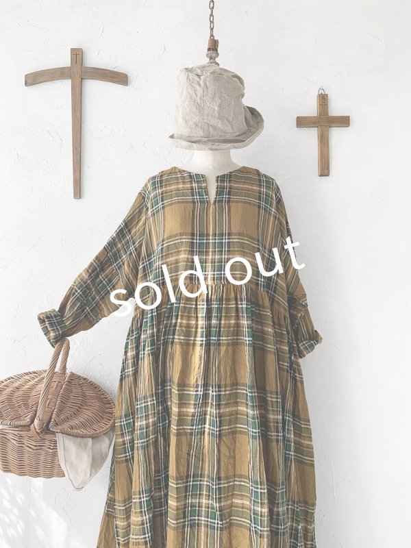 画像2: MARCHE' DE SOEUR／スキッパーギャザーワンピース・オータムチェック (2)