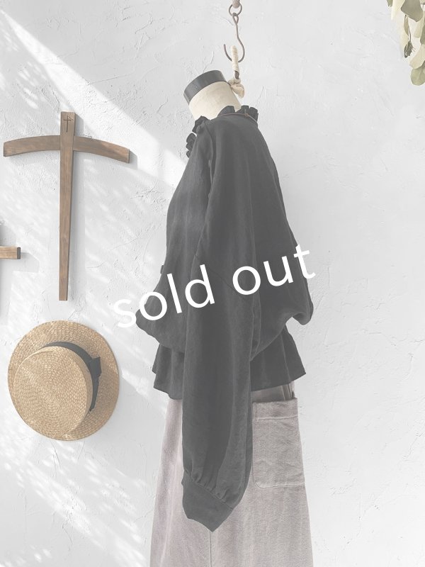 画像8: kosatofuku／肩ボタンのギャザーブラウス・黒 (8)