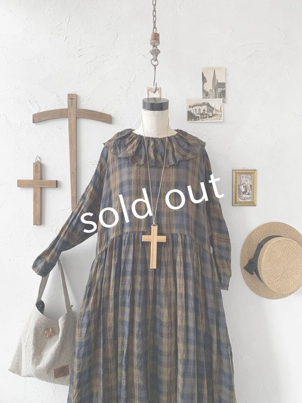 画像2: MARCHE' DE SOEUR／ラッフル襟のワンピース・カーキチェック (2)