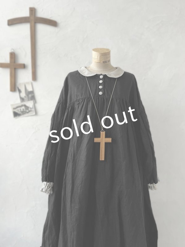 画像2: Avenue／丸襟ギャザーワンピース・黒 (2)