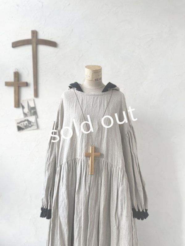 画像2: Avenue／フード付きギャザーワンピース・生成り (2)