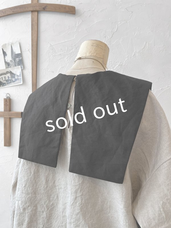 画像8: je suis comme je suis/ビブカラーブラウス・生成り×黒襟 (8)