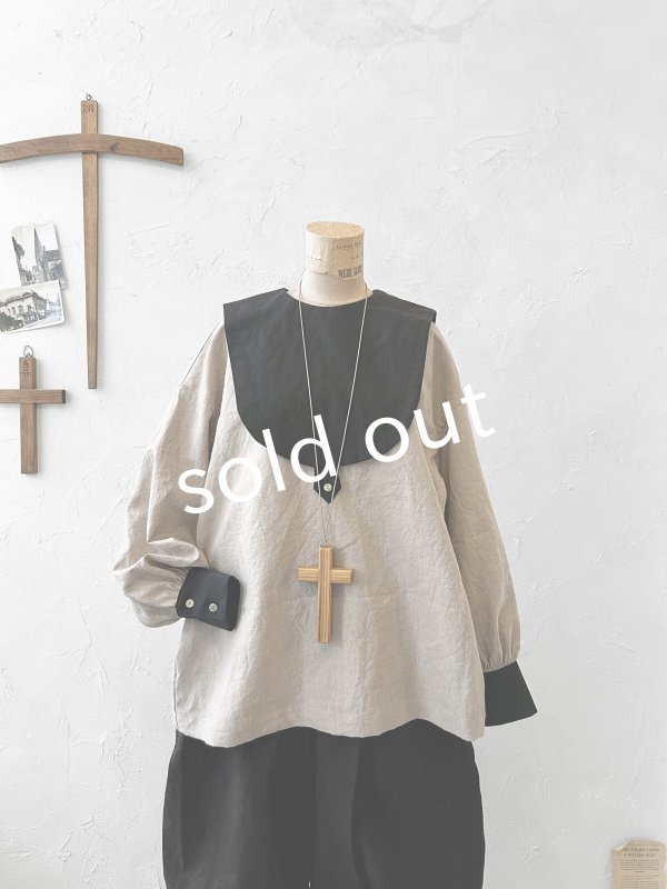 画像2: je suis comme je suis/ビブカラーブラウス・生成り×黒襟 (2)