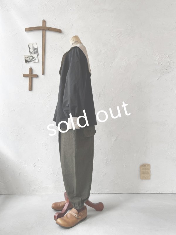 画像6: je suis comme je suis/ビブカラーブラウス・黒×生成り襟 (6)