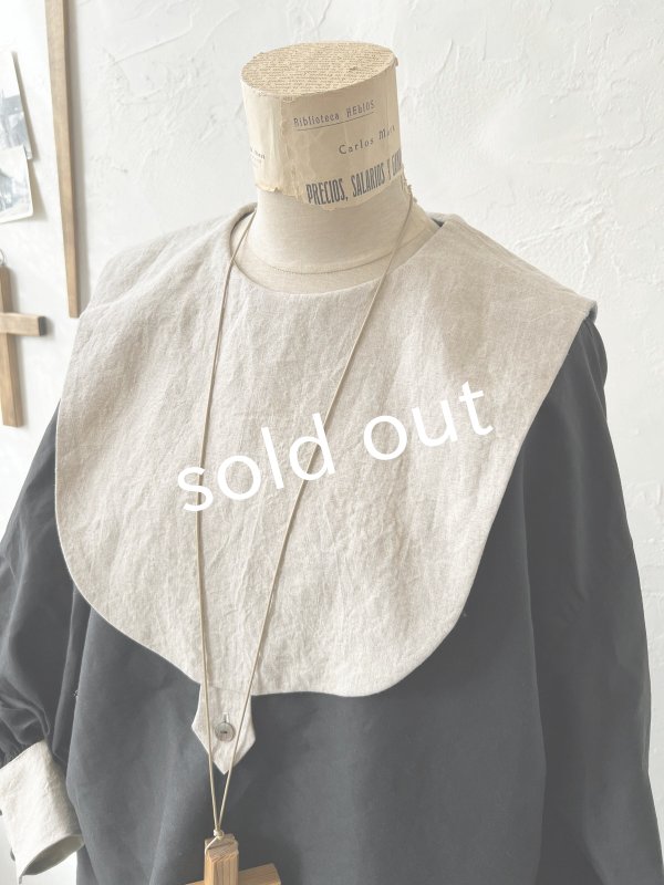 画像3: je suis comme je suis/ビブカラーブラウス・黒×生成り襟 (3)