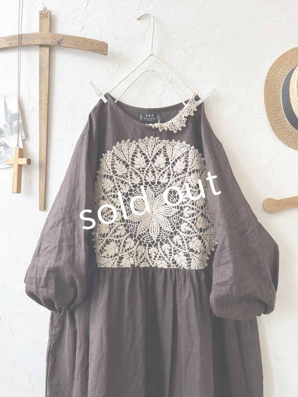 画像2: shizuka's／アンティークレースのワンピース・ビターチョコ (2)